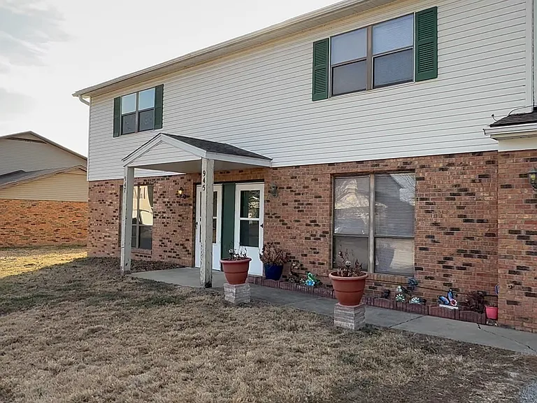 947 Belle Valley Dr — Photo 3