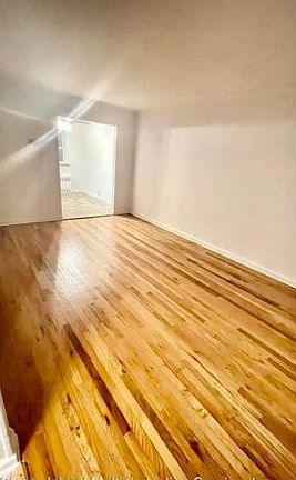 4th image of 226 Bay 48th St
