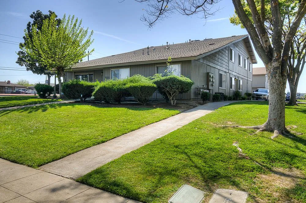 820 Sherwood Way photo 1
