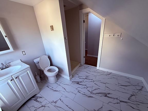 3rd image of 86 Frederick St #3