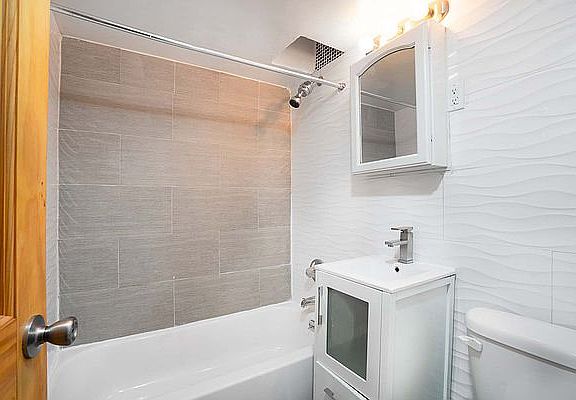 4th image of 471 W 145th St #1R