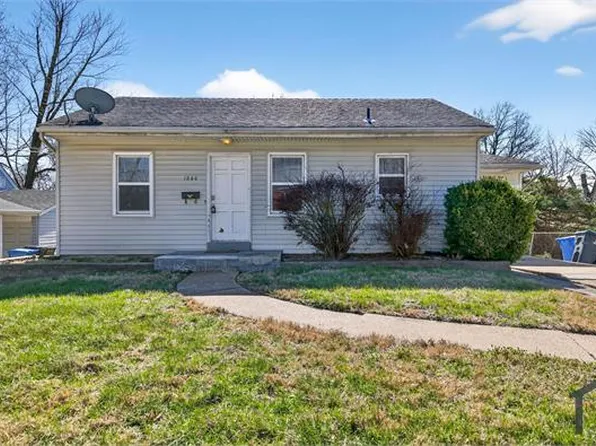 1260 Saint Marie St, Florissant, MO 63031