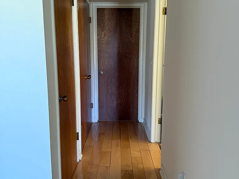 1412 McKinley Ave — Photo 3
