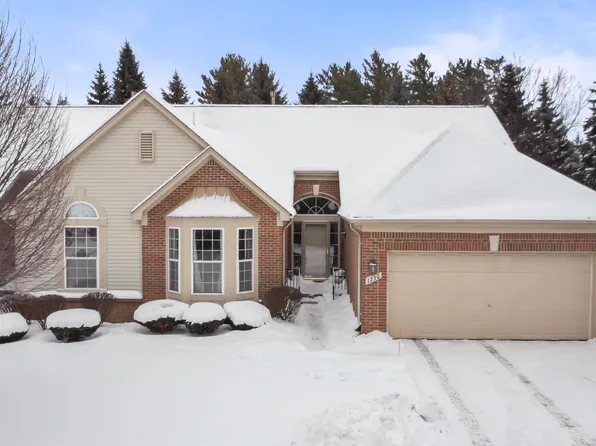 1230 Churchill Cir, Rochester, MI 48307