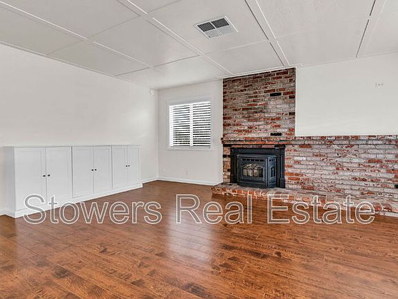 4th image of 3928 Dartmouth Way