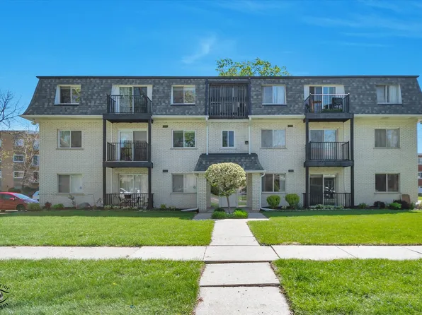 9621 S Karlov Ave APT 301, Oak Lawn, IL 60453