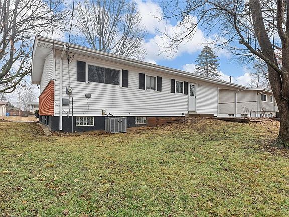 3rd image of 2330 Oriole Dr