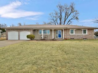 334 S Parkridge Rd, Wichita, KS 67209