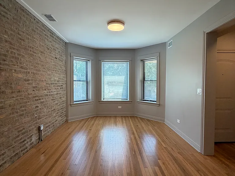 3530 W Dickens Ave #1 — Photo 5