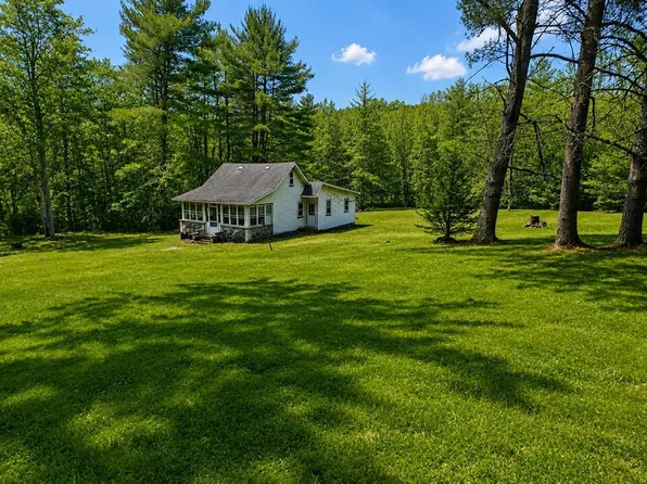138 Neil Thompson Rd, Lackawaxen, PA 18435