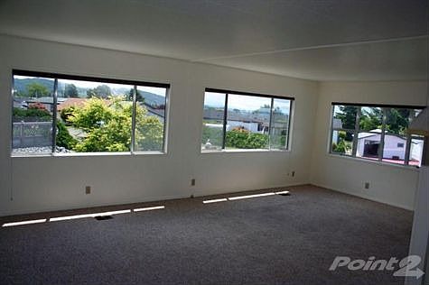 Family-Room-5565