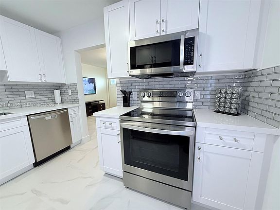 5th image of 4117 SW 62nd Ave