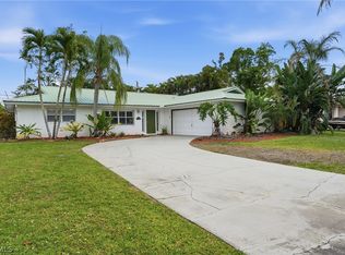 8948 Crest Ln, Fort Myers, FL 33907