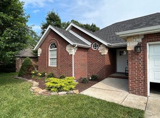 884 Dustin Ln, Nixa, MO 65714