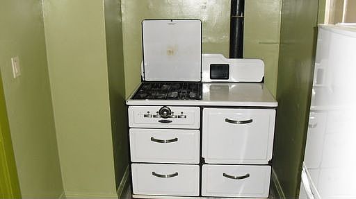 3rd image of 409 E 21st St APT 8