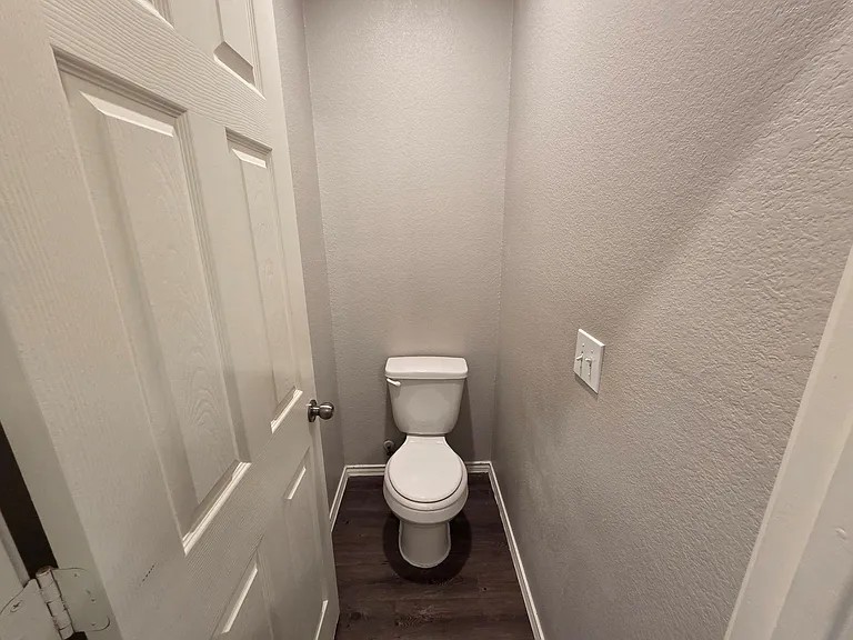 20714 Southern Woods Dr — Photo 23