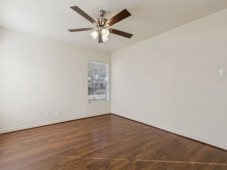 6341 Sudbury Dr — Photo 18