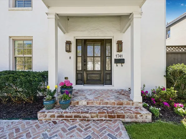 1741 Banks St, Houston, TX 77098