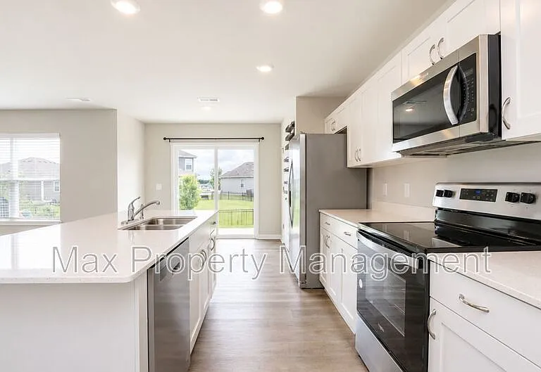 4173 Easton St — Photo 10