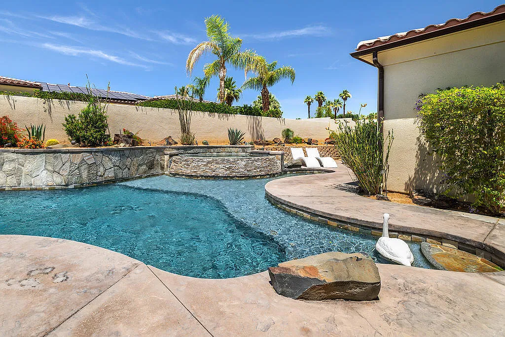4 bed, 5.0 bath, 3650 sqft, $9,000 — Photo 3