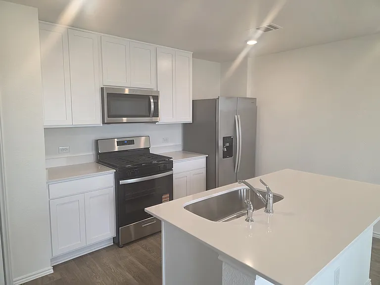20209 Tester St — Photo 8