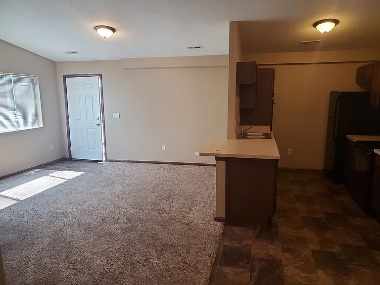 706 Kennedy Dr #5 — Photo 2