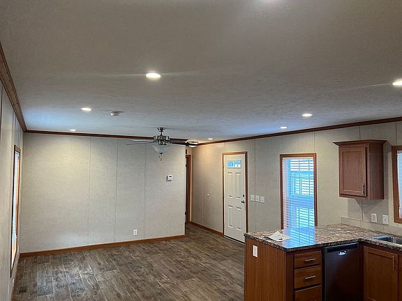 Kitchen & Living Area