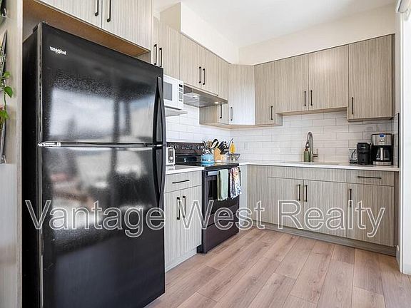 4th image of 1495 Fairwood Ln #2
