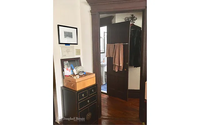 Rented by Douglas Elliman | media 16