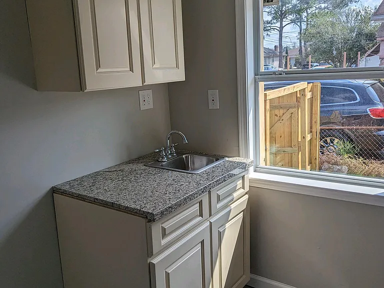 701 Eiseman Ave #4 — Photo 5