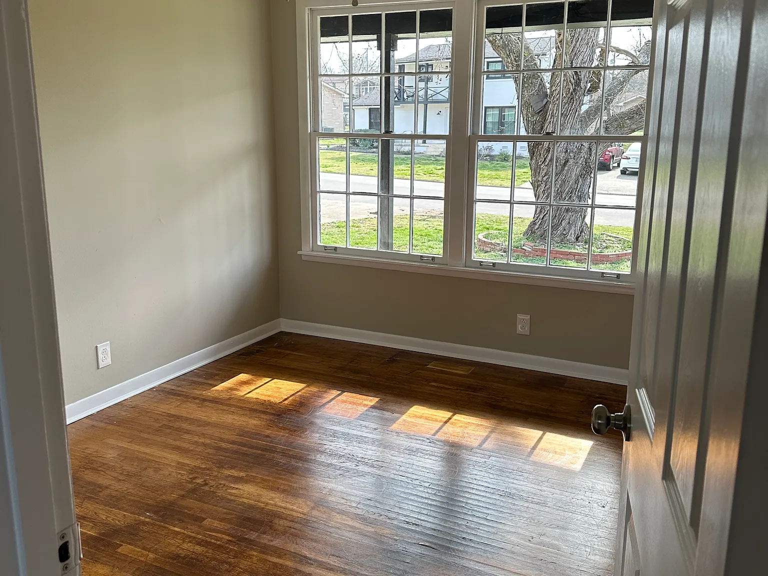 744 Work Dr — Photo 3