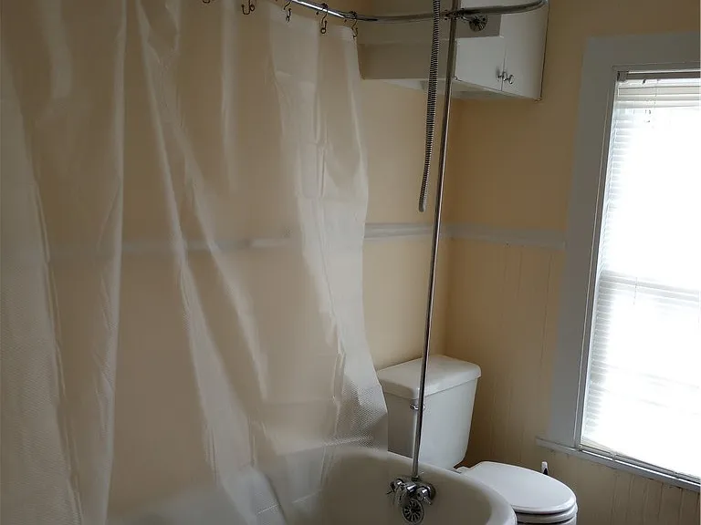 120 W 6th St #201 — Photo 6