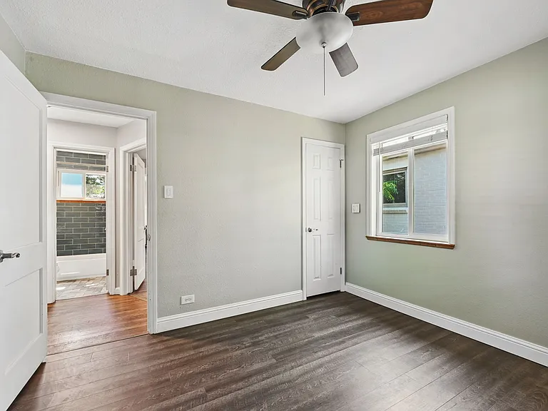 1054 Leyden St — Photo 20