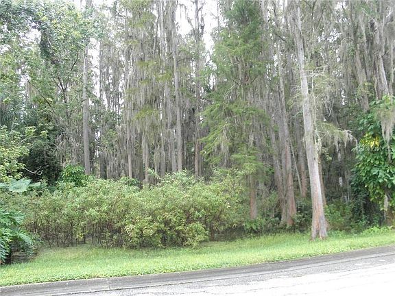 5th image of 915 Lake Brooker Ct