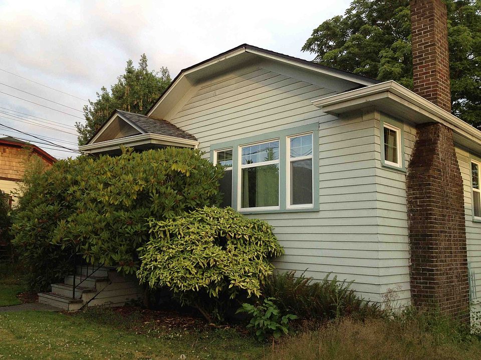 2nd image of 415 NE 80th St