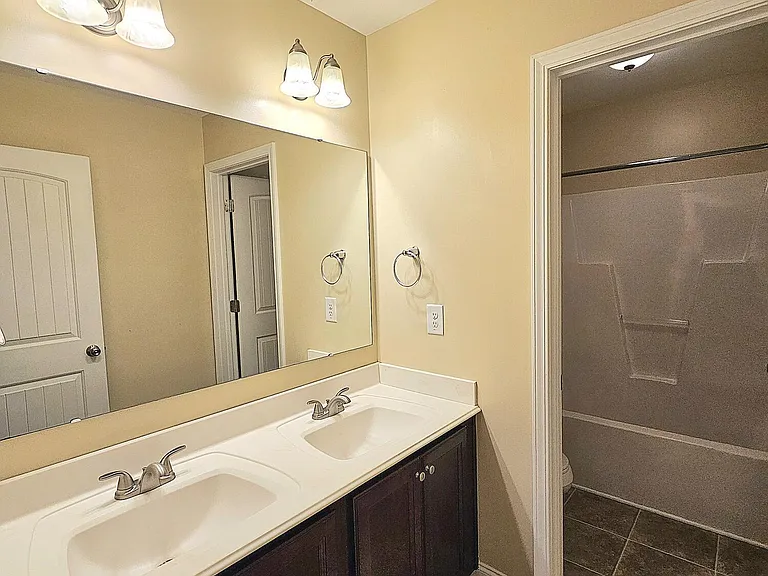 100 Mayfield Ct — Photo 40