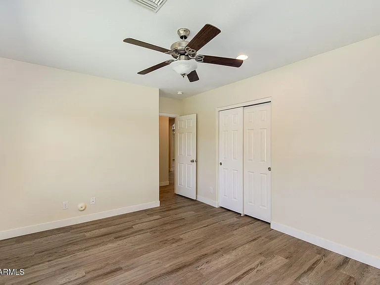 5002 E Mitchell Dr — Photo 25