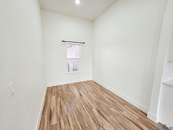5th image of 204 Abbey Rd