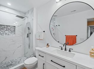 320 Grapevine Rd #102, Vista, CA 92083