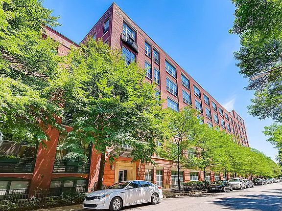 3rd image of 1735 N Paulina St APT 510