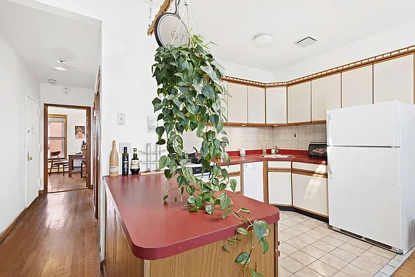 Rented by Compass | media 10