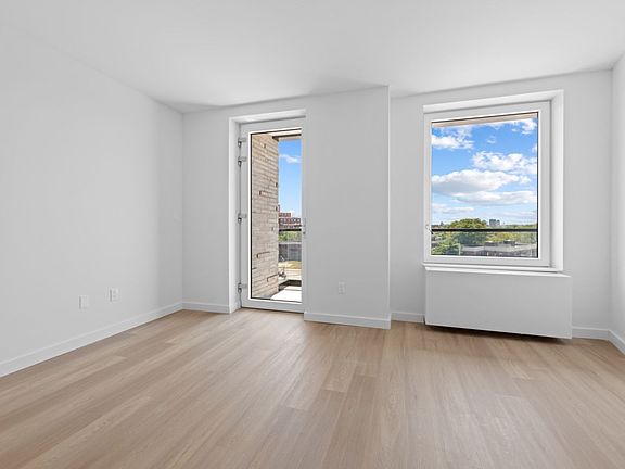 2nd image of 7182 Parsons Blvd #4