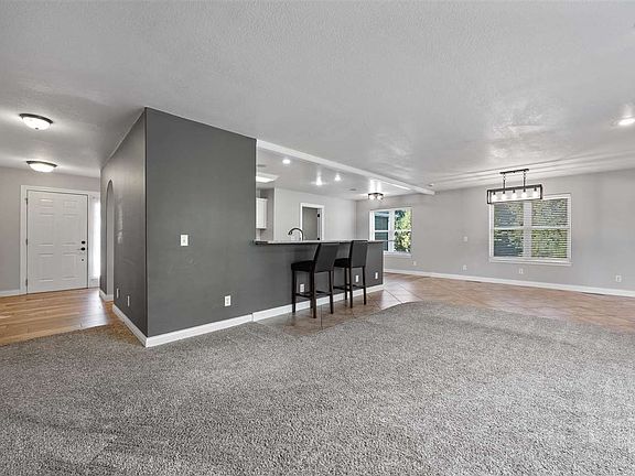 4th image of 1206 Winchester Cir NE
