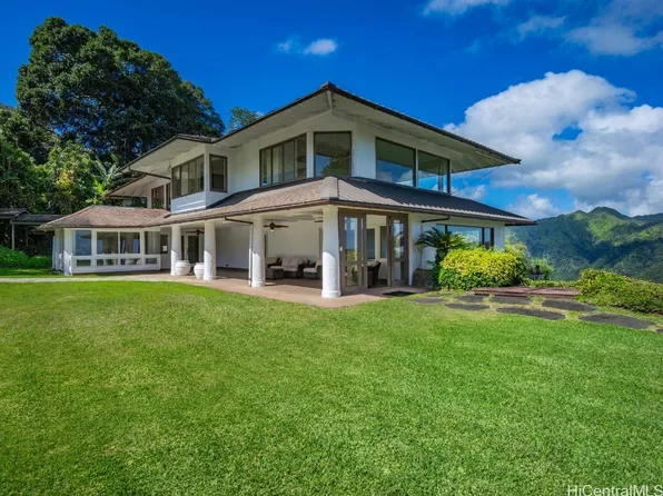 3885 Round Top Dr, Honolulu, HI 96822