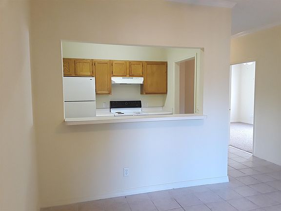3rd image of 110 N School Ave APT 3