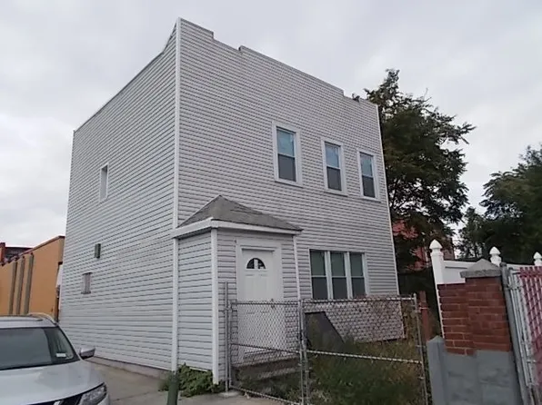 9716 Farragut Rd, Brooklyn, NY 11236