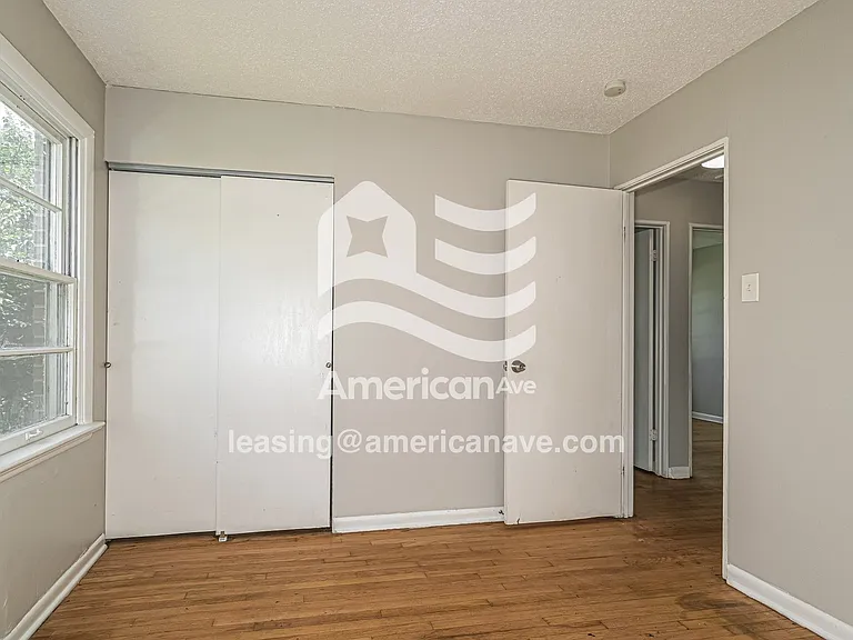 977570_013_bedroom_14.jpg