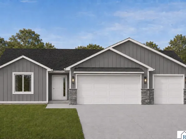 1132 Cullen St, Saint Peter, MN 56082