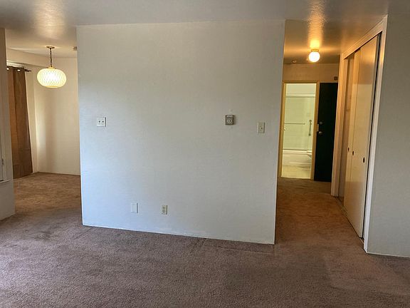 4th image of 640 Serramonte Blvd