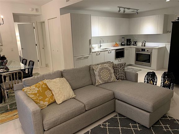 4th image of 501 NE 31st St Unit 709